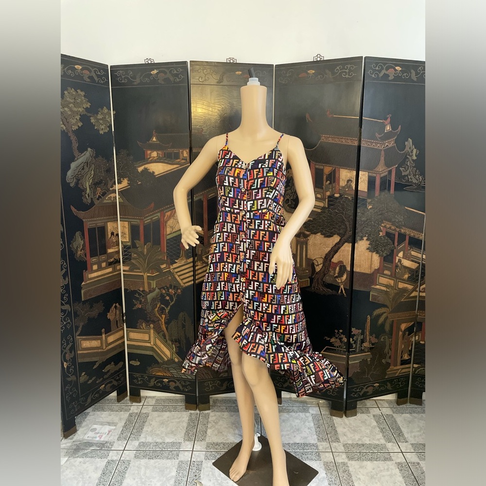 Asymmetric dress